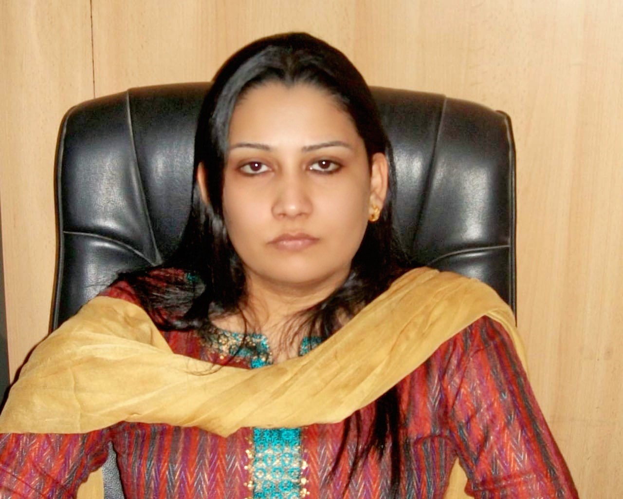Dr. Oneza Farid, Principal I/C